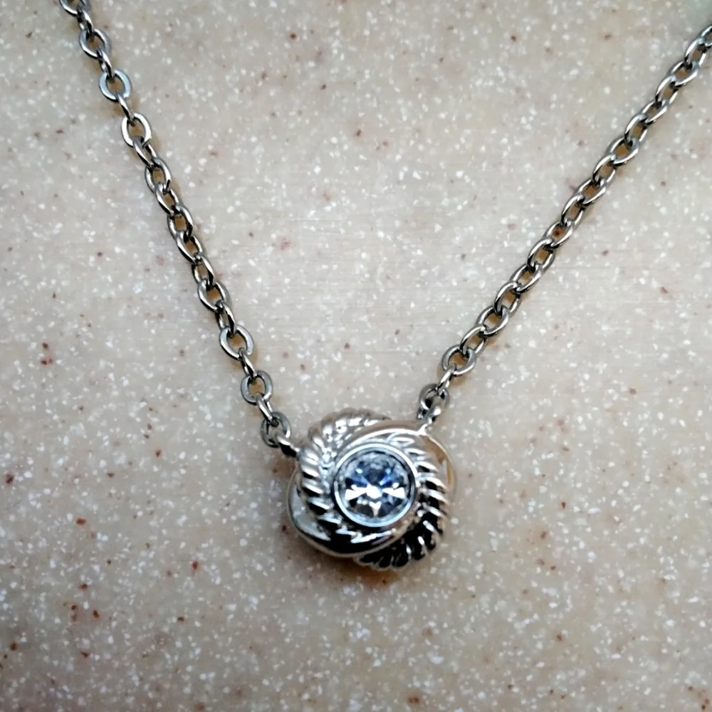 KATE SPADE Knot Pendant Necklace NEW ♥️ Birthday Gift Ideas ♥️